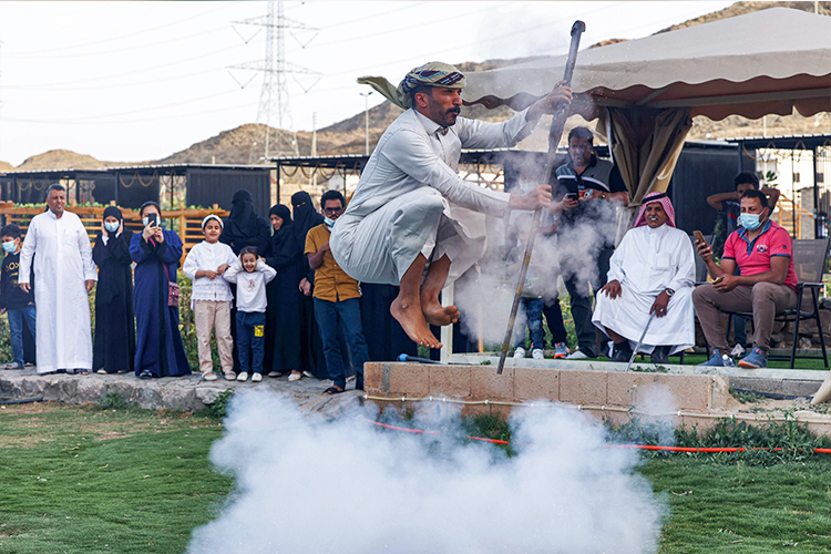 Traditional ancient war dance “Tasheer” has been kept alive by Saudi's Taif residents
